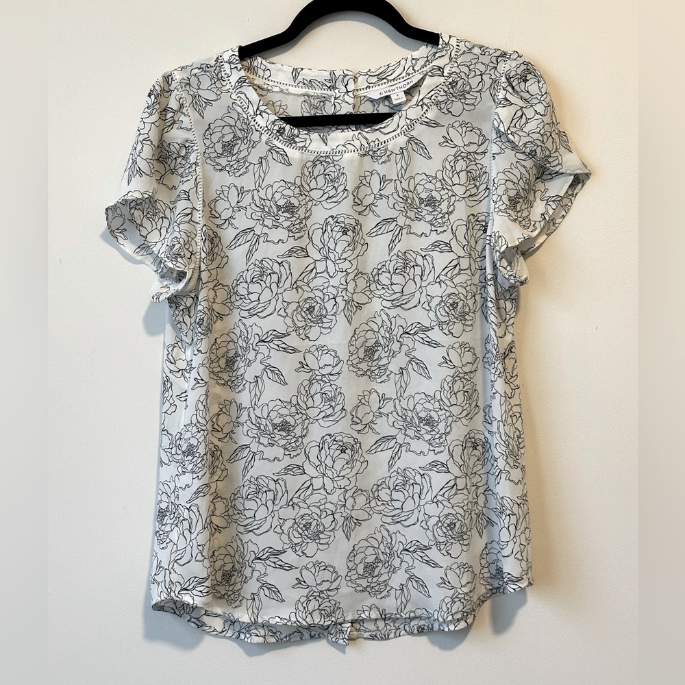 41 Hawthorn Women’s Floral Top Black and White Size Medium